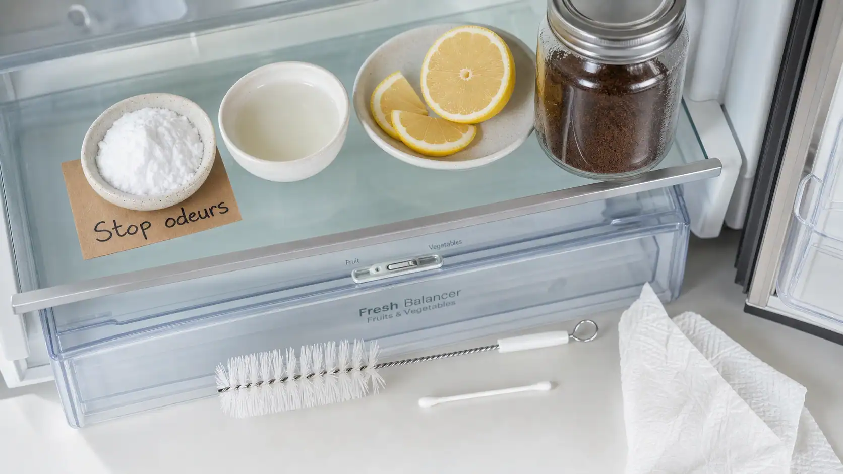 Comment enlever odeur frigo : bicarbonate et vinaigre pour neutraliser les mauvaises odeurs